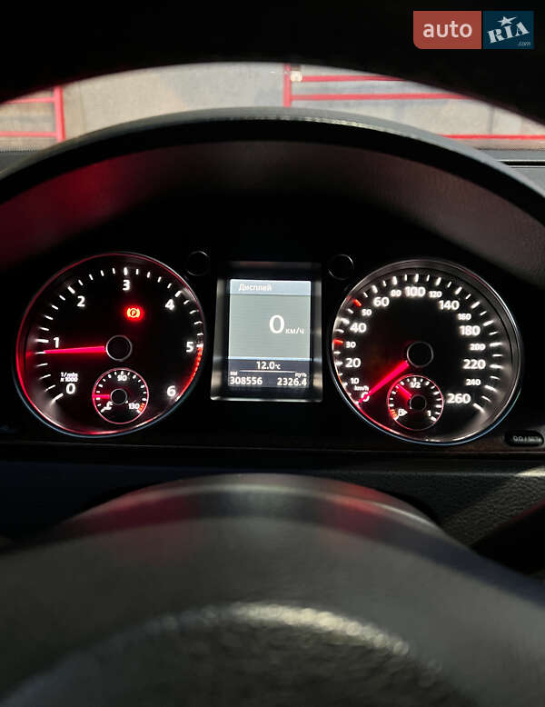 Универсал Volkswagen Passat 2011 в Косове