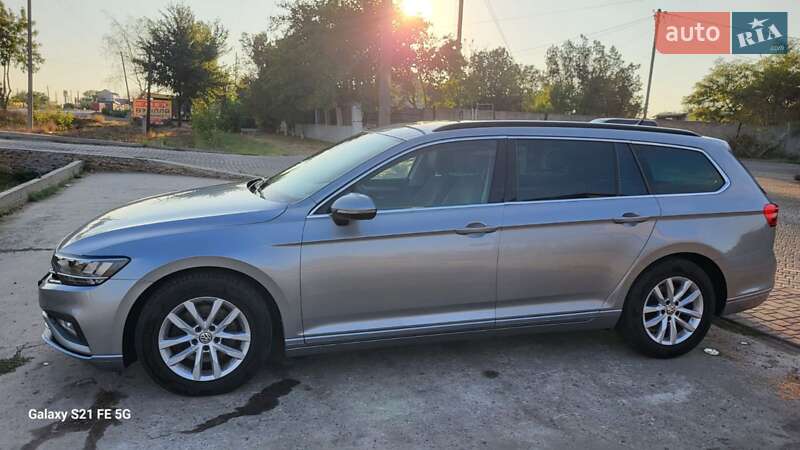 Универсал Volkswagen Passat 2020 в Киеве