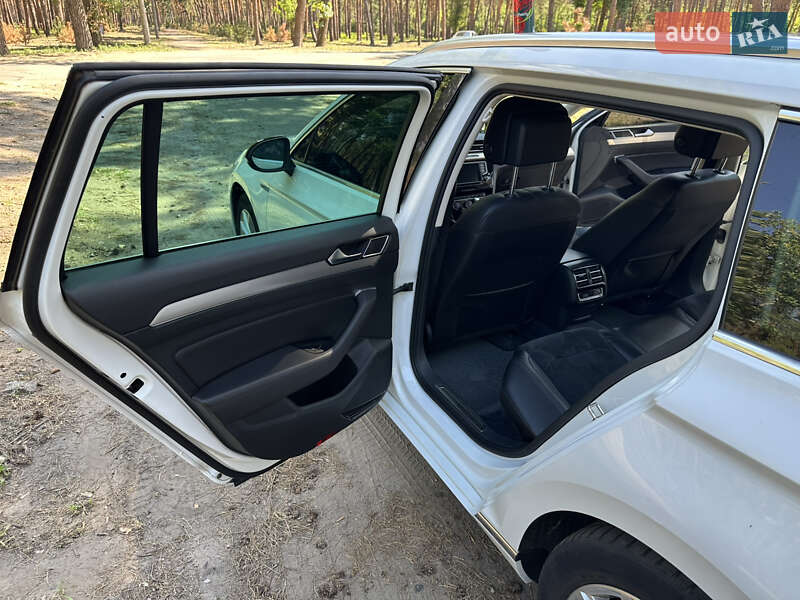 Універсал Volkswagen Passat 2015 в Кропивницькому