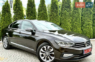 Седан Volkswagen Passat 2021 в Трускавці