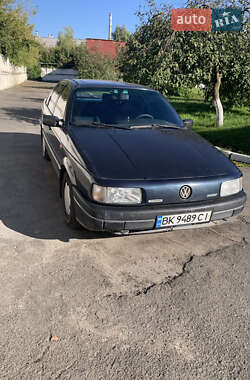 Седан Volkswagen Passat 1992 в Рівному