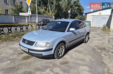 Седан Volkswagen Passat 1999 в Ирпене
