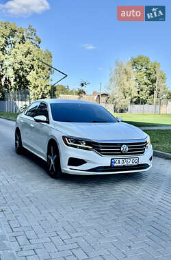 Седан Volkswagen Passat 2020 в Житомире