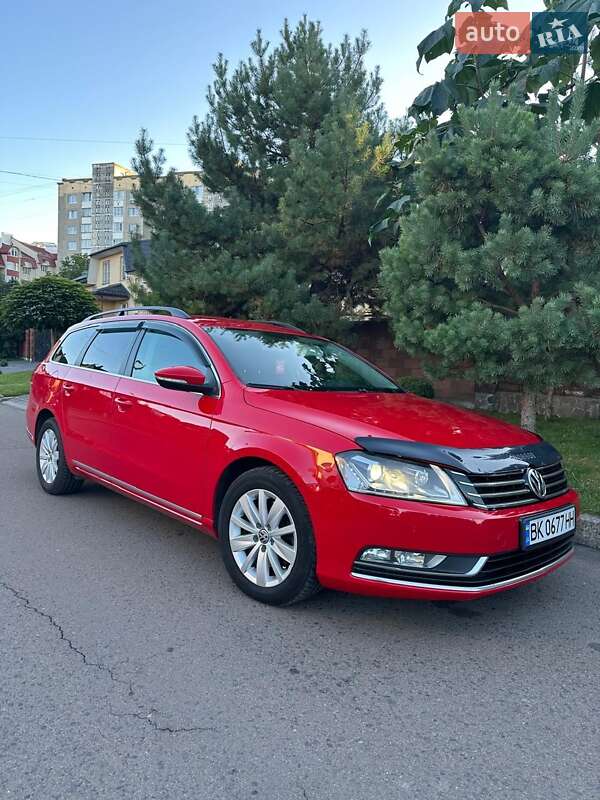 Универсал Volkswagen Passat 2014 в Ровно