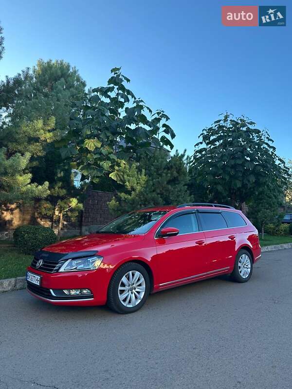 Универсал Volkswagen Passat 2014 в Ровно