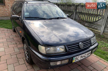 Универсал Volkswagen Passat 1994 в Судовой Вишне