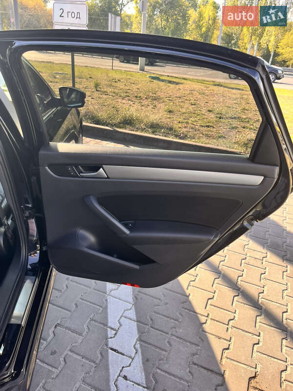 Седан Volkswagen Passat 2014 в Днепре фото 23 Седан Volkswagen Passat 2014 в Днепре