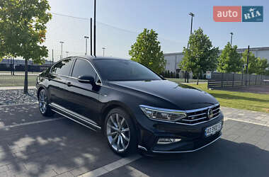 Седан Volkswagen Passat 2020 в Мукачево