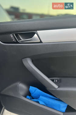 Седан Volkswagen Passat 2012 в 