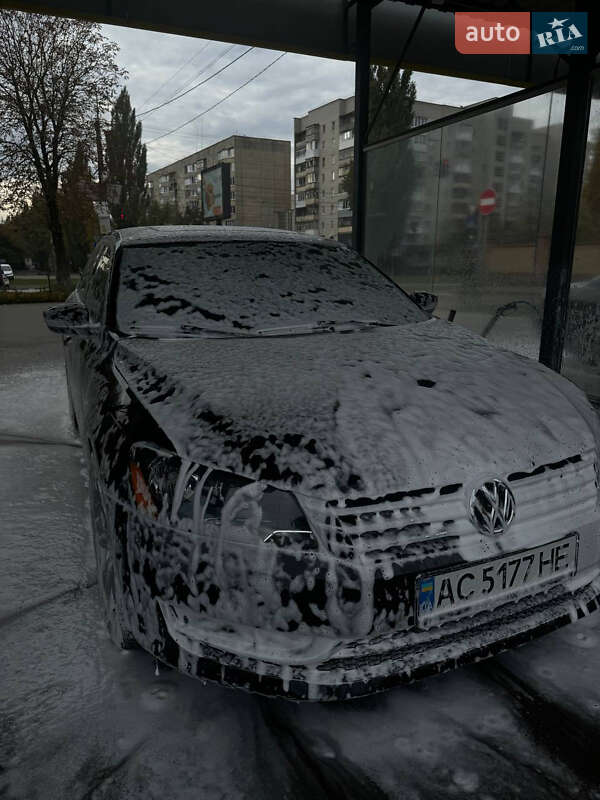 Седан Volkswagen Passat 2012 в Луцке