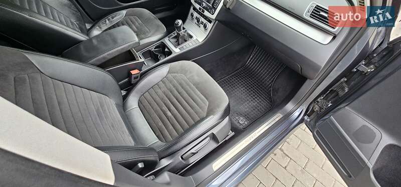 Універсал Volkswagen Passat 2013 в Богородчанах