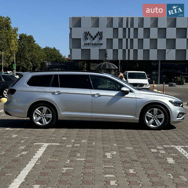 Универсал Volkswagen Passat 2020 в Одессе