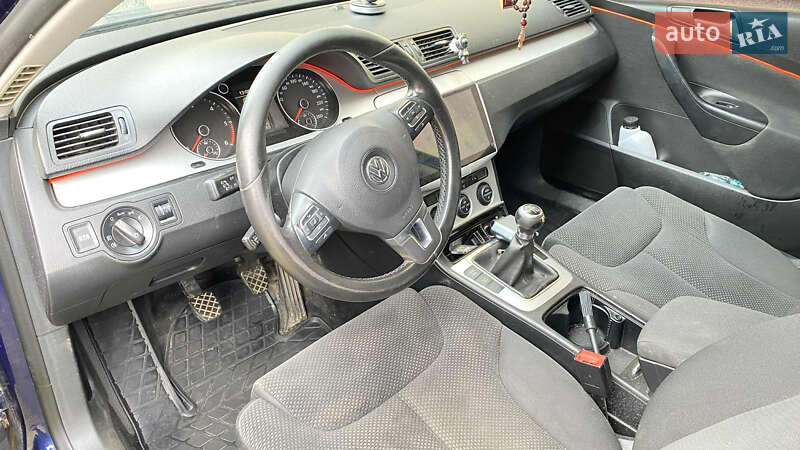 Универсал Volkswagen Passat 2009 в Ивано-Франковске