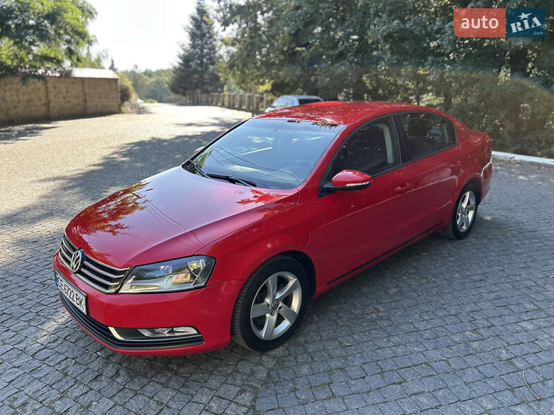 Седан Volkswagen Passat 2013 в Черновцах