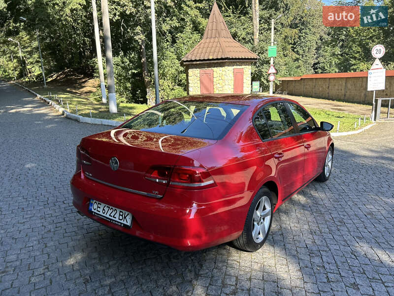 Седан Volkswagen Passat 2013 в Черновцах
