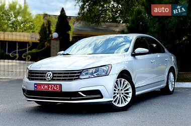 Седан Volkswagen Passat 2016 в Днепре
