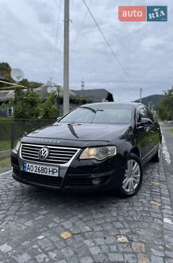 Седан Volkswagen Passat 2005 в Мукачевому
