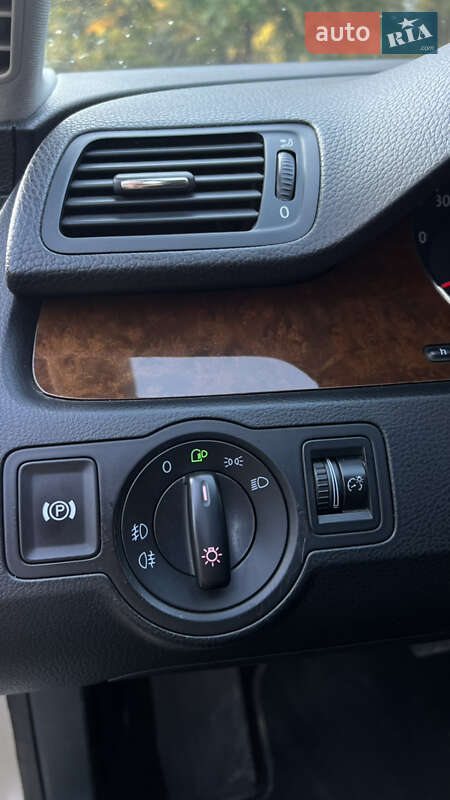 Седан Volkswagen Passat 2007 в Одессе