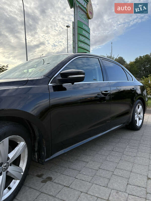 Седан Volkswagen Passat 2012 в Івано-Франківську