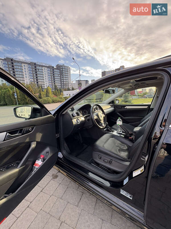 Седан Volkswagen Passat 2012 в Івано-Франківську
