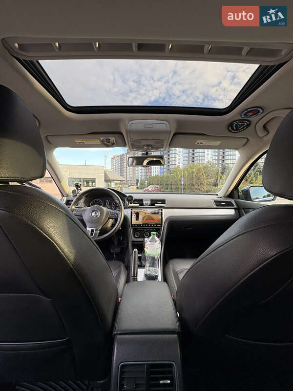 Седан Volkswagen Passat 2012 в Івано-Франківську