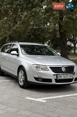 Универсал Volkswagen Passat 2009 в Ровно