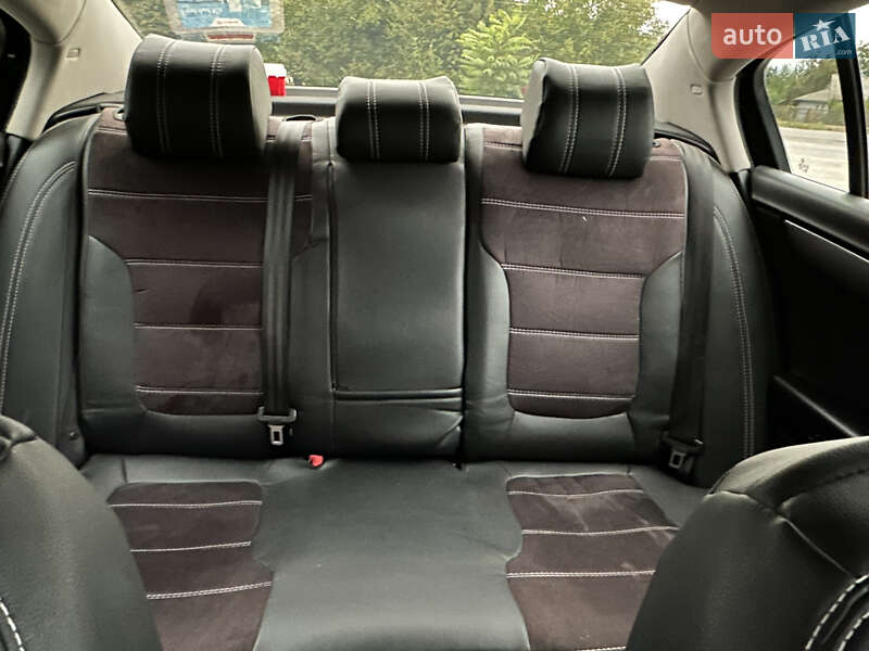 Седан Volkswagen Passat 2011 в Виннице