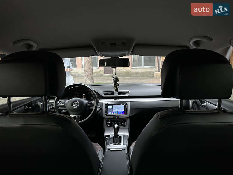 Седан Volkswagen Passat 2011 в Виннице