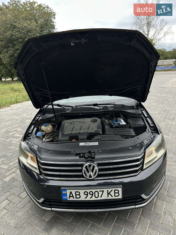 Седан Volkswagen Passat 2011 в Виннице
