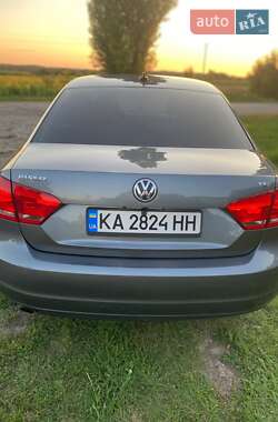 Седан Volkswagen Passat 2015 в Києві