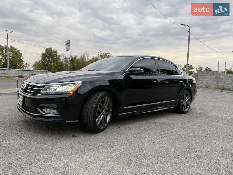 Седан Volkswagen Passat 2016 в Дніпрі
