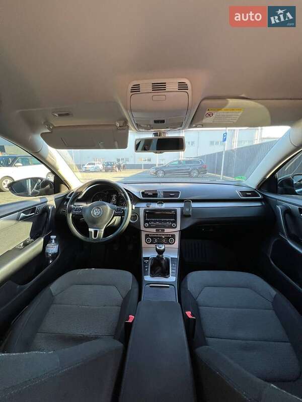 Універсал Volkswagen Passat 2011 в Мукачевому