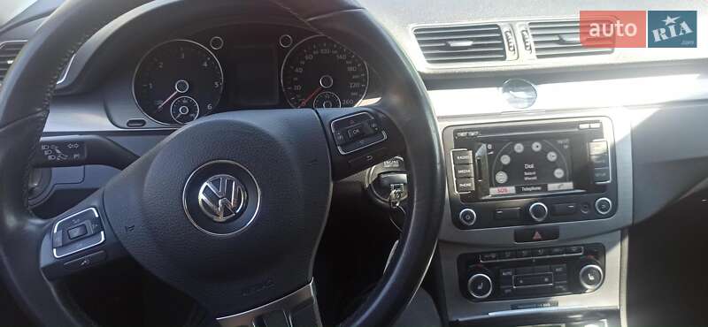 Универсал Volkswagen Passat 2011 в Сокале