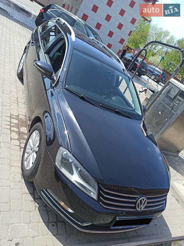Универсал Volkswagen Passat 2011 в Сокале