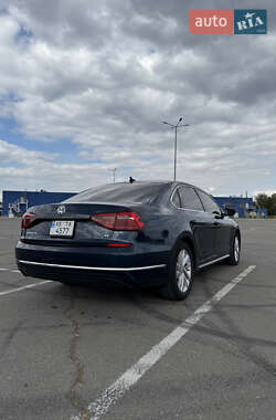 Седан Volkswagen Passat 2018 в Днепре