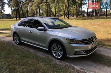 Седан Volkswagen Passat 2017 в Чернігові