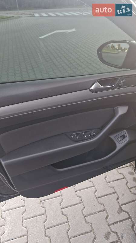 Универсал Volkswagen Passat 2016 в Житомире