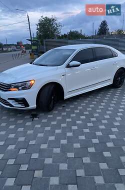 Седан Volkswagen Passat 2016 в Полтаве