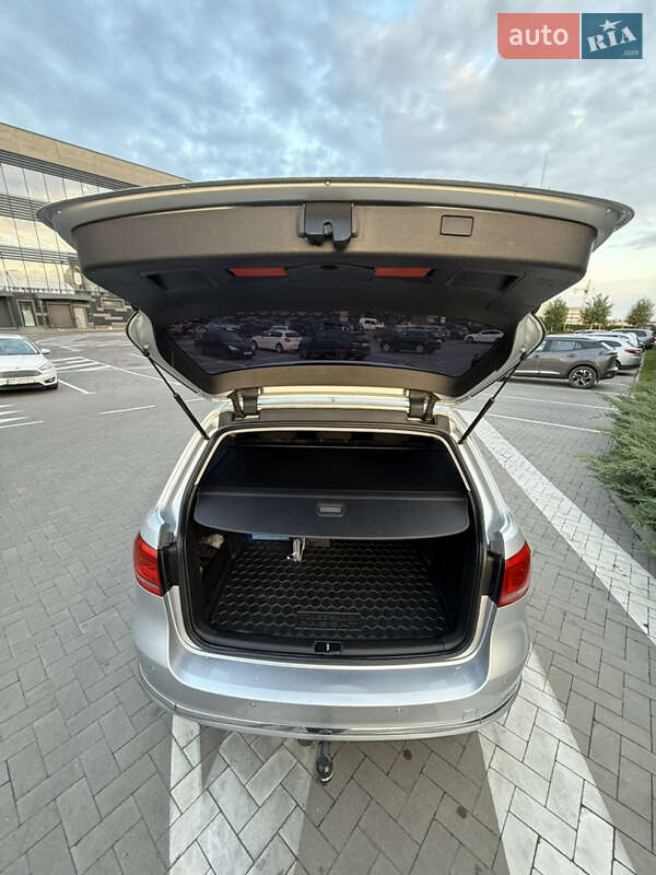 Універсал Volkswagen Passat 2013 в Івано-Франківську