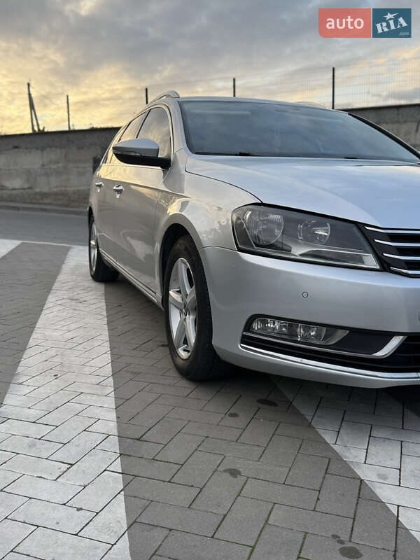 Універсал Volkswagen Passat 2013 в Івано-Франківську