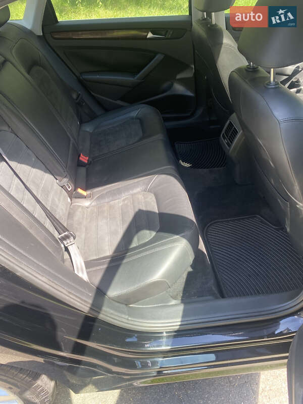 Седан Volkswagen Passat 2012 в Умани