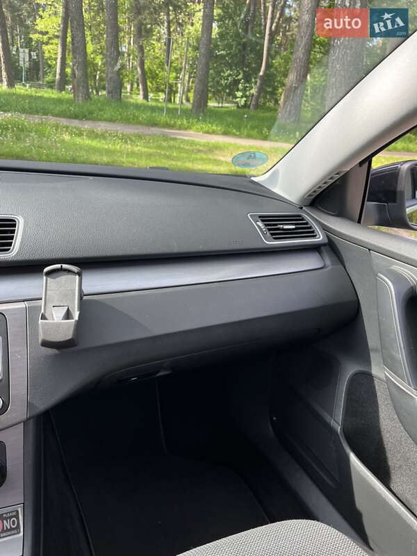 Универсал Volkswagen Passat 2011 в Казатине