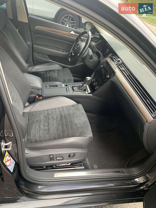 Седан Volkswagen Passat 2018 в Харькове