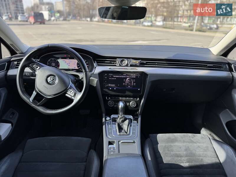 Седан Volkswagen Passat 2019 в Києві