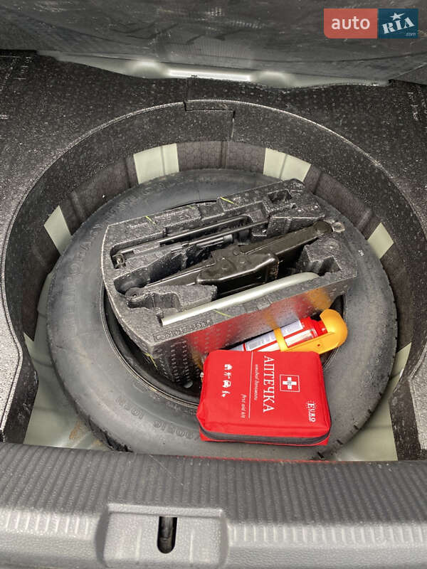 Седан Volkswagen Passat 2015 в Киеве