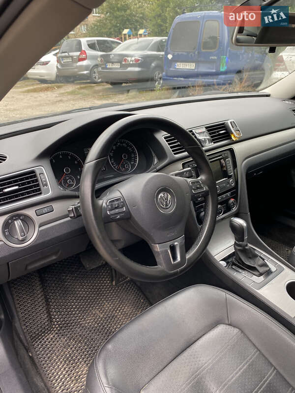 Седан Volkswagen Passat 2015 в Киеве