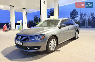 Седан Volkswagen Passat 2014 в Харкові