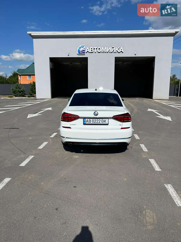 Седан Volkswagen Passat 2016 в Немирове