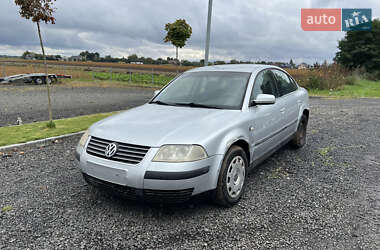 Седан Volkswagen Passat 2001 в Луцке