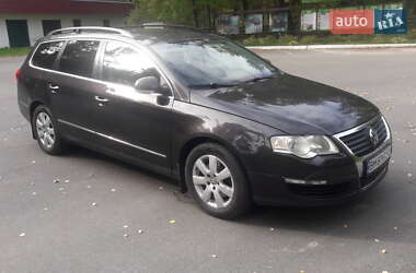 Универсал Volkswagen Passat 2006 в Глухове